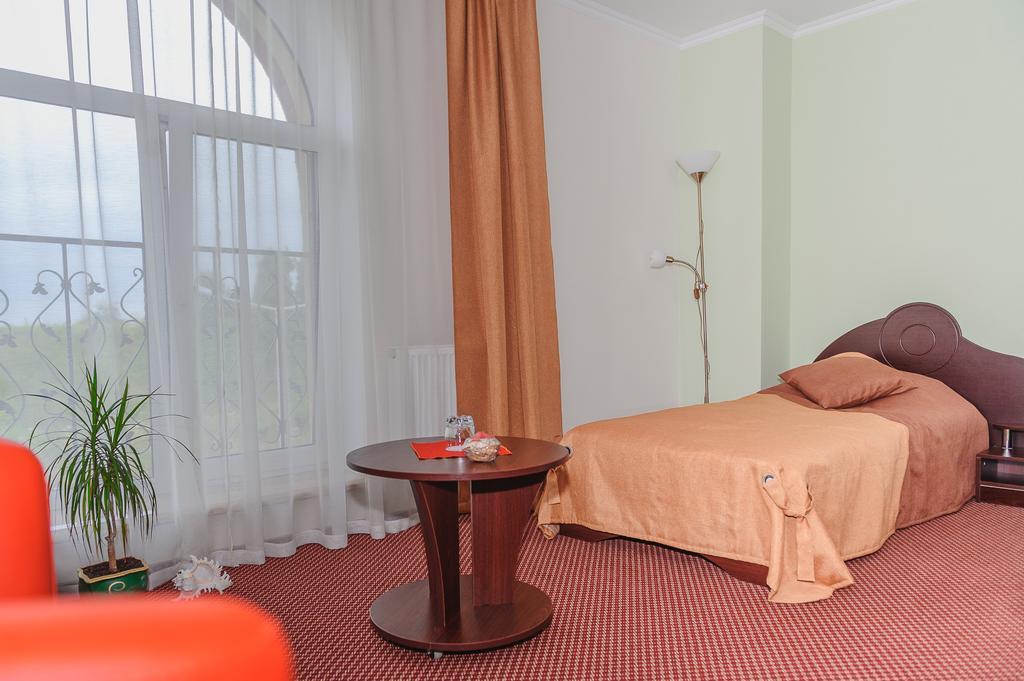 Terminal-A Hotel Ryasne-Ruske Bagian luar foto