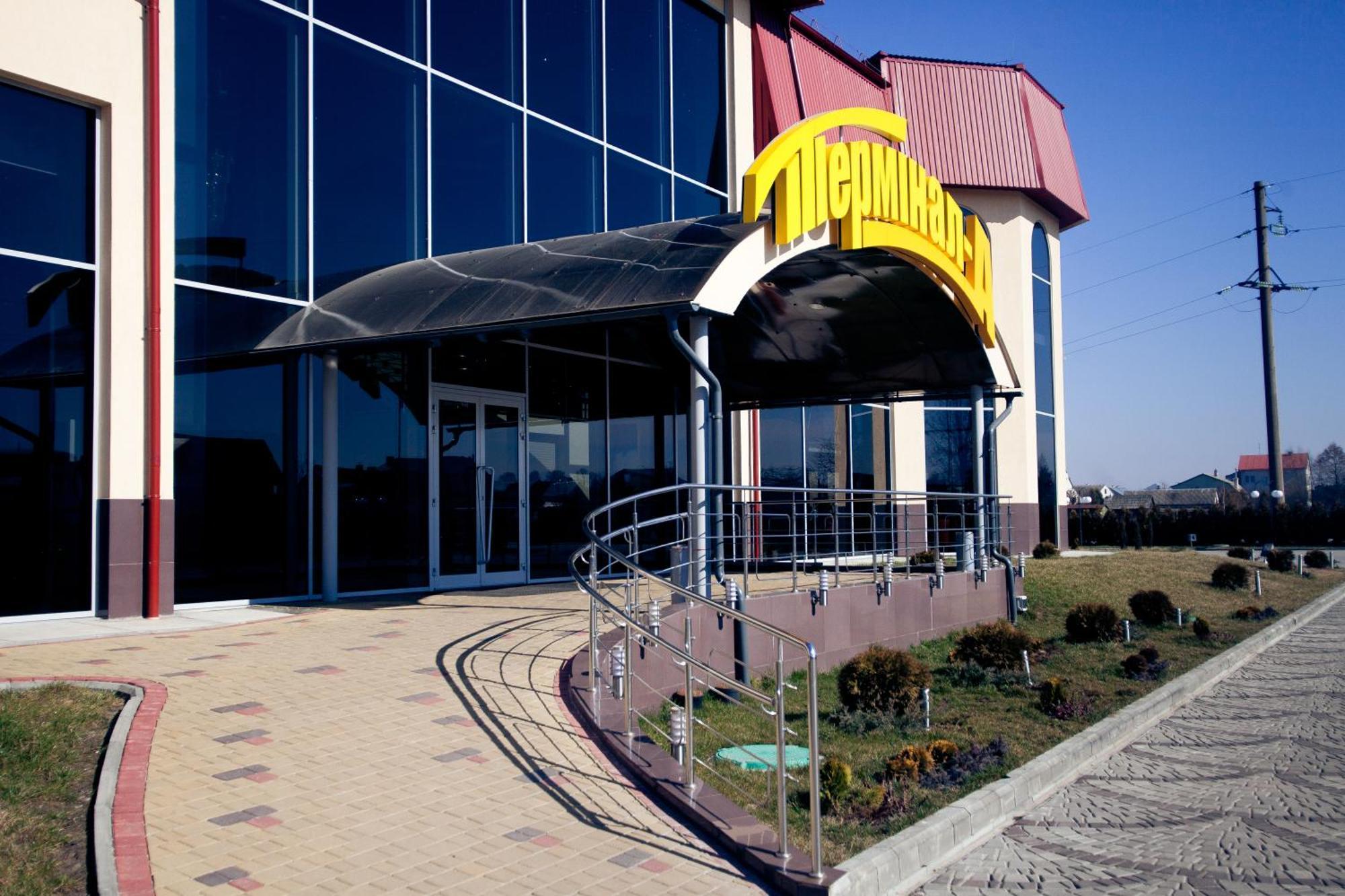 Terminal-A Hotel Ryasne-Ruske Bagian luar foto