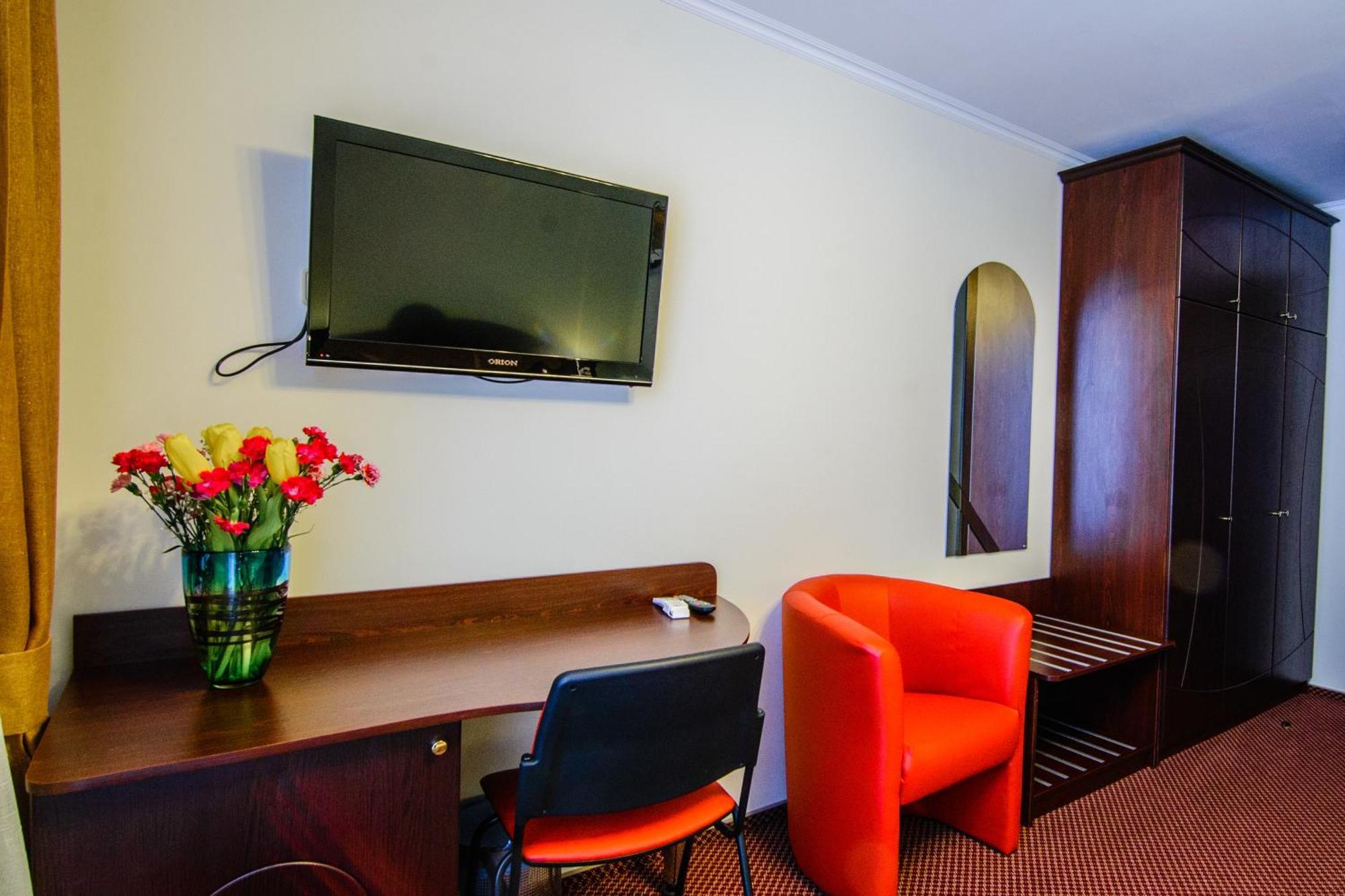 Terminal-A Hotel Ryasne-Ruske Ruang foto