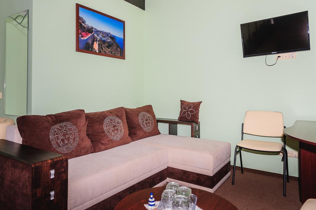 Terminal-A Hotel Ryasne-Ruske Bagian luar foto