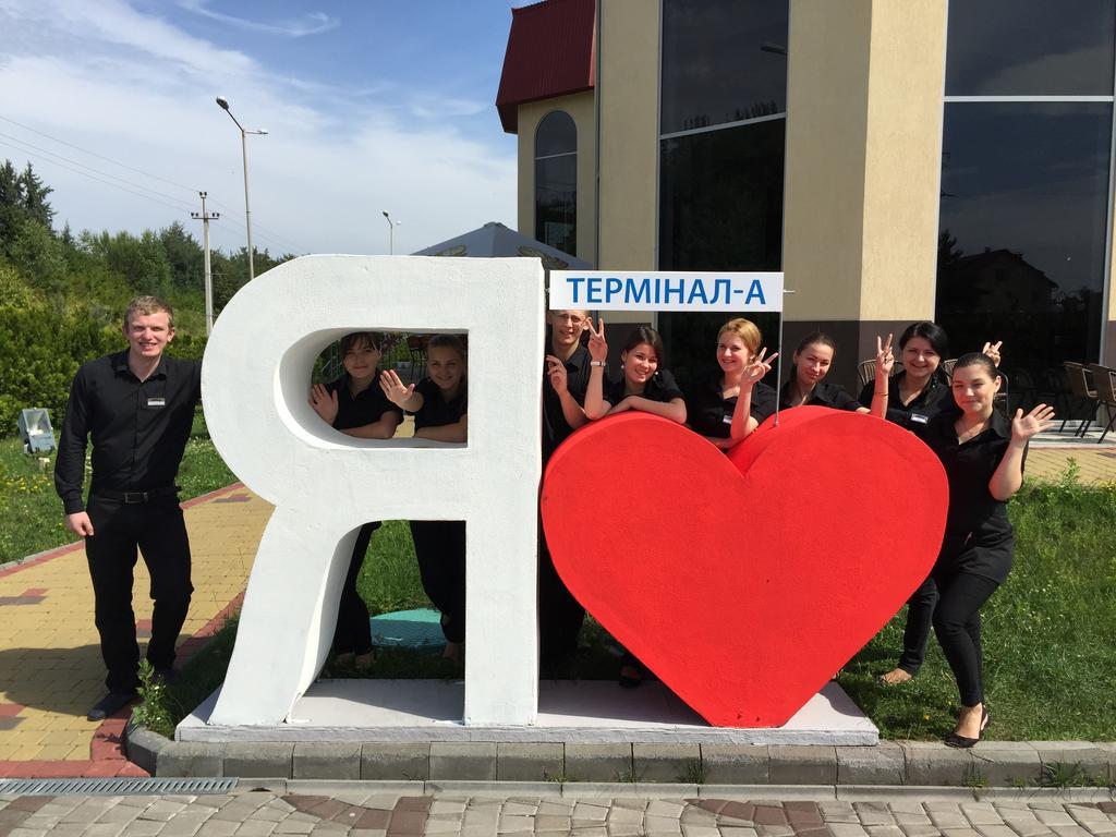 Terminal-A Hotel Ryasne-Ruske Bagian luar foto
